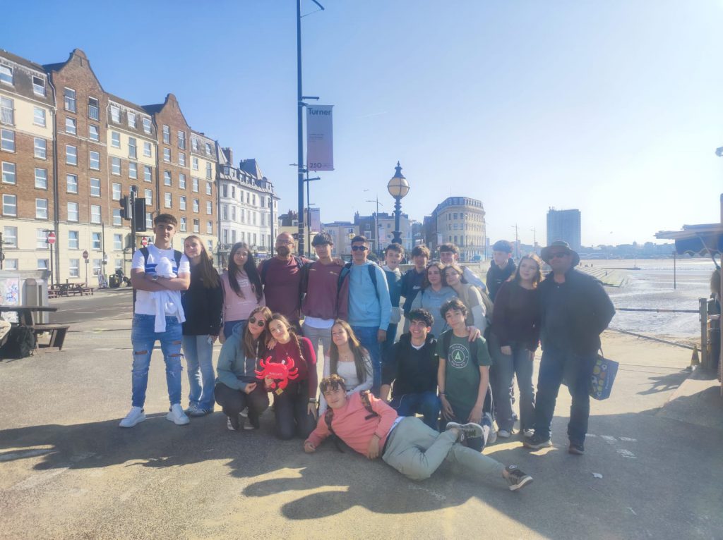 14 PROGRAMAS DE INMERSION LINGUISTICA PARA GRUPOS ESCOLARES EN REINO UNIDO E IRLANDA